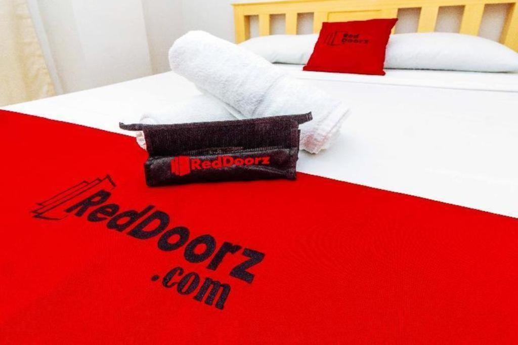 RedDoorz near Cebu Metropolitan Cathedral Hotel Buitenkant foto